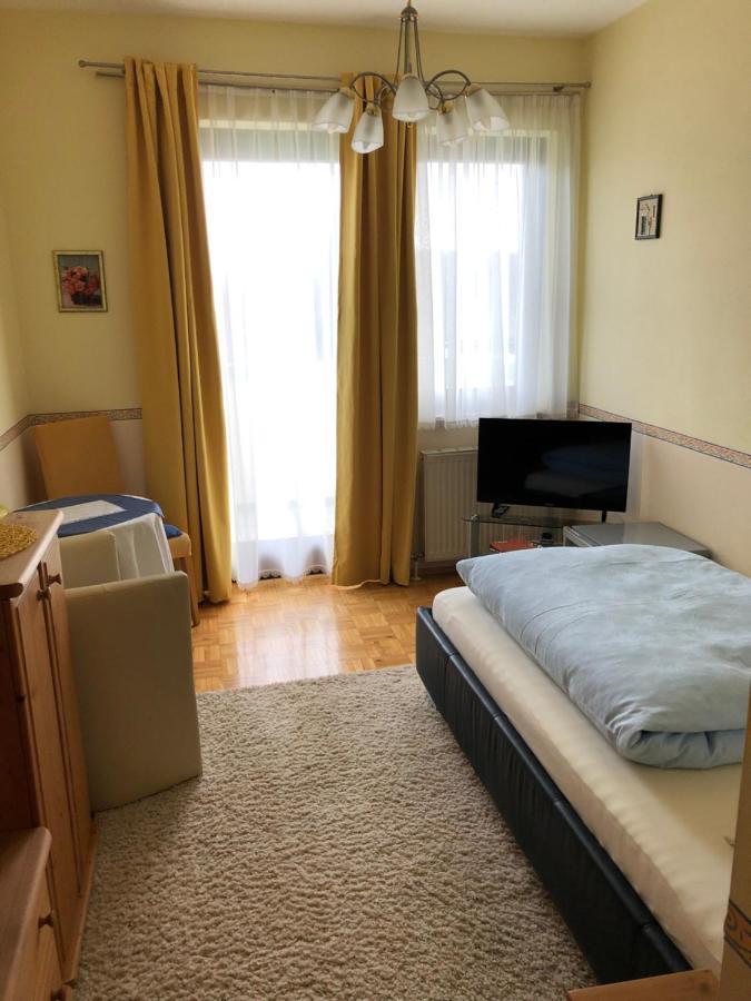 バート・タッツマンスドルフ Haus Camelia Bed & Breakfast エクステリア 写真