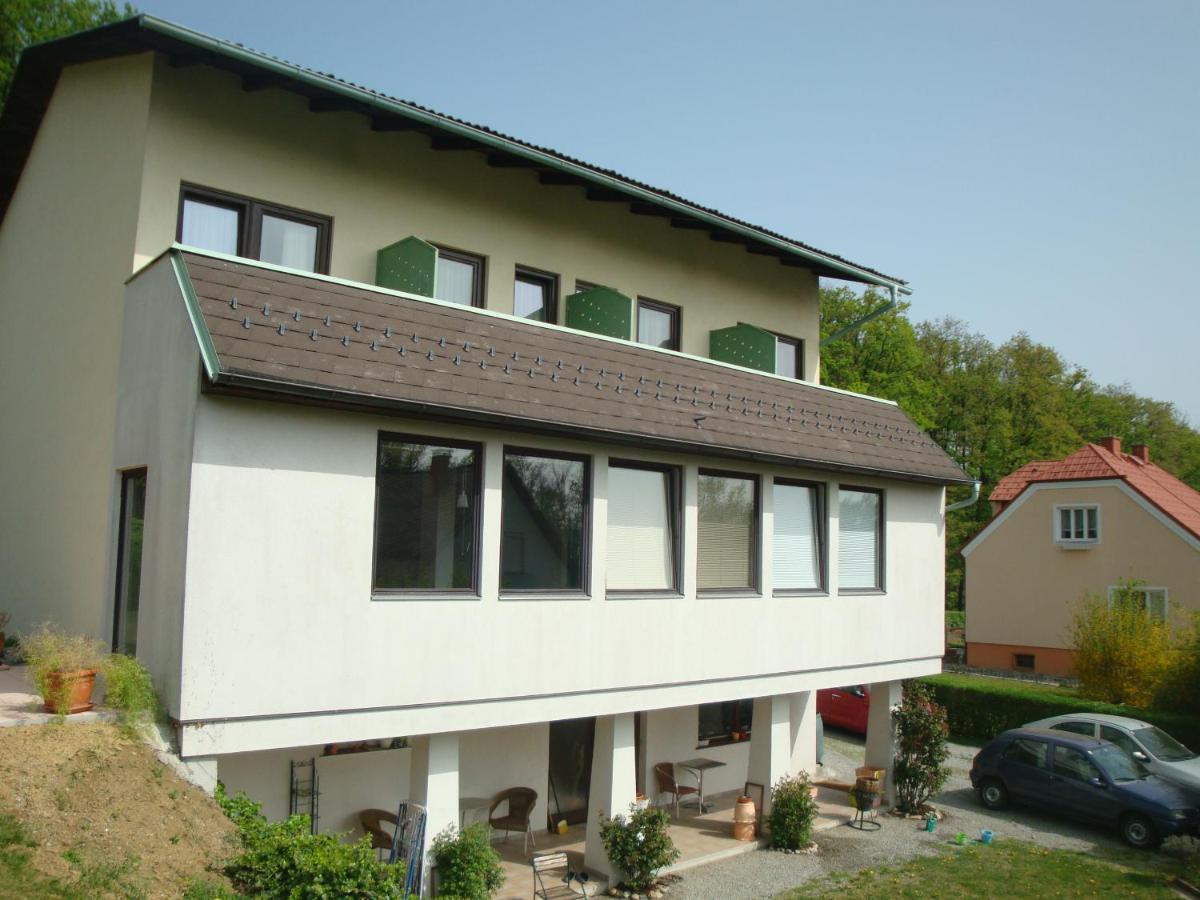 バート・タッツマンスドルフ Haus Camelia Bed & Breakfast エクステリア 写真