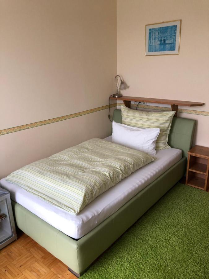 バート・タッツマンスドルフ Haus Camelia Bed & Breakfast エクステリア 写真