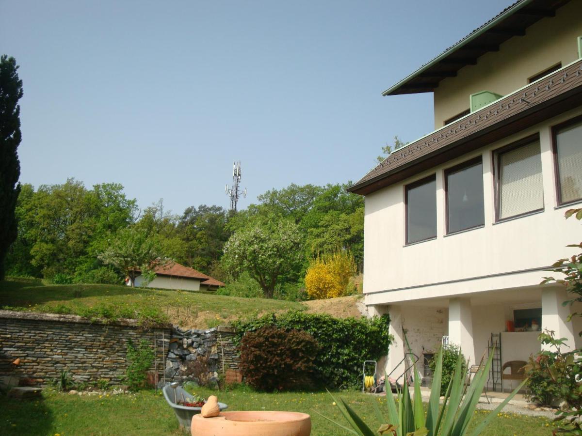 バート・タッツマンスドルフ Haus Camelia Bed & Breakfast エクステリア 写真