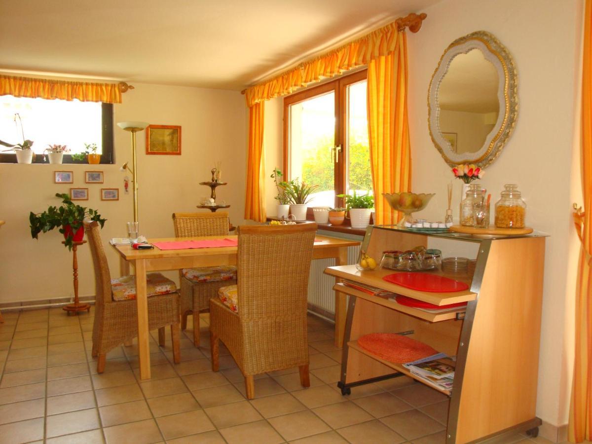 バート・タッツマンスドルフ Haus Camelia Bed & Breakfast エクステリア 写真