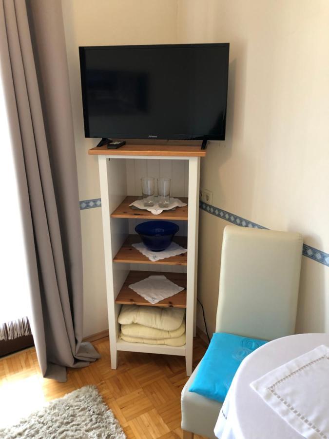 バート・タッツマンスドルフ Haus Camelia Bed & Breakfast エクステリア 写真